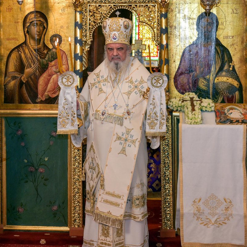 „În Sfânta Cruce este ascunsă puterea Învierii lui Hristos” 141351