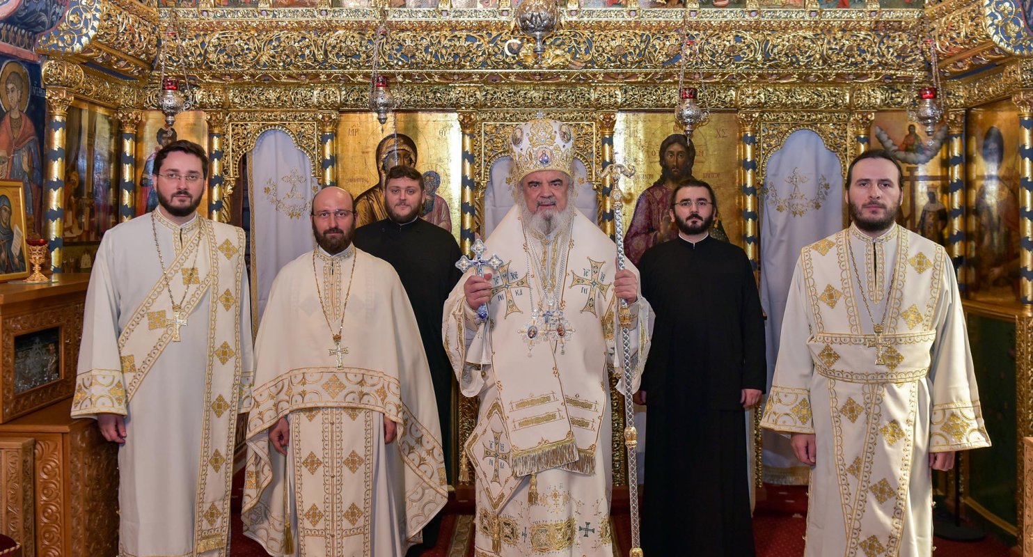 „În Sfânta Cruce este ascunsă puterea Învierii lui Hristos” 141354