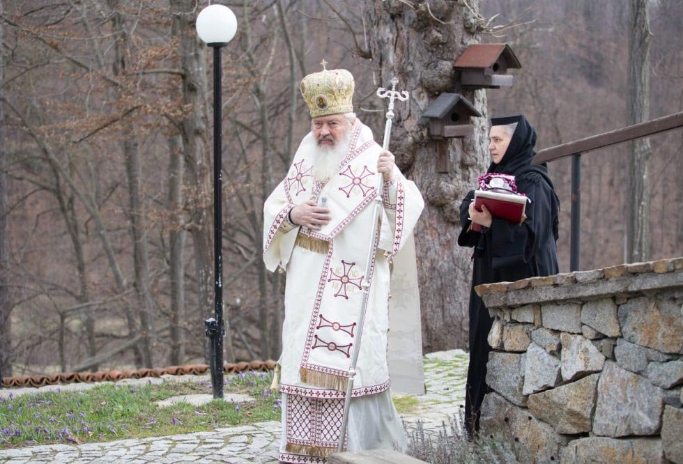 „Nădăjduim să ne ajute Dumnezeu ca sub flamura Crucii să biruim și această neputință” 141458