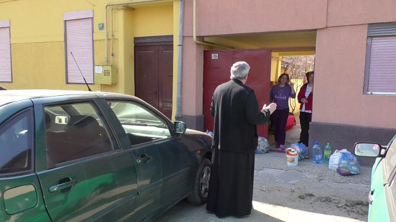 Parohia Iosefin din Timișoara distribuie alimente la domiciliu 141463