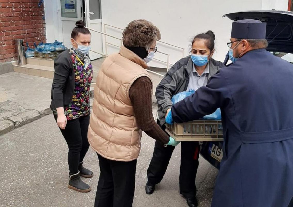 Sprijin pentru persoanele de la un adăpost de urgență din Pitești 141703