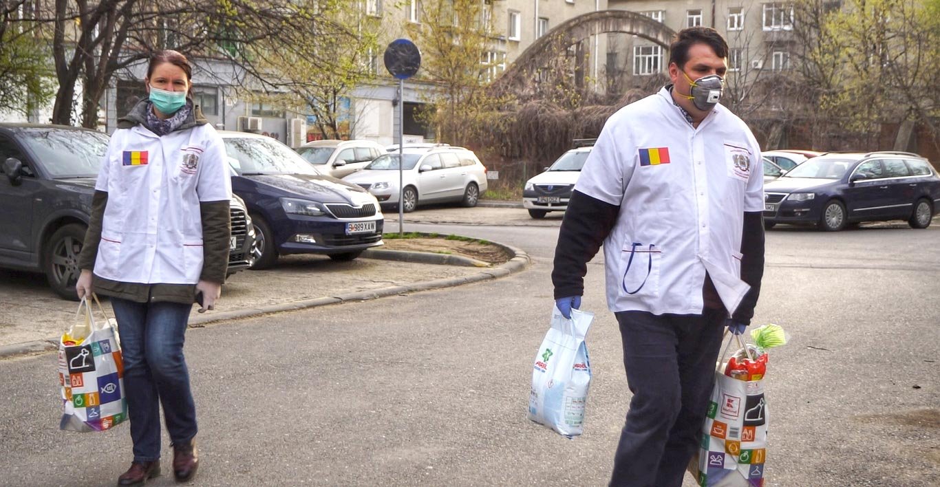 Eparhiile ajută cadrele medicale și persoanele aflate în izolare 141740