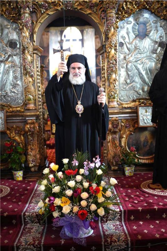 Rugăciune şi milostenie la ceas aniversar în Arhiepiscopia Romanului şi Bacăului 141750