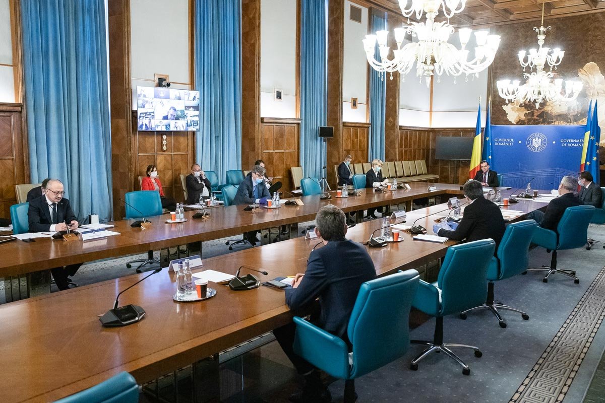 Instituţiile, obligate să accepte documente online 141854