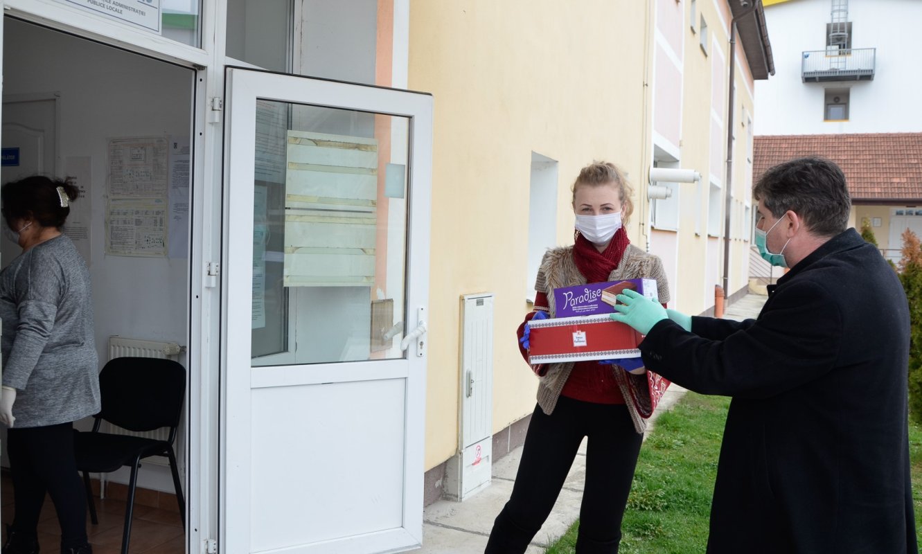 Alimente şi produse igienico-sanitare oferite în Episcopia Devei şi Hunedoarei 142038