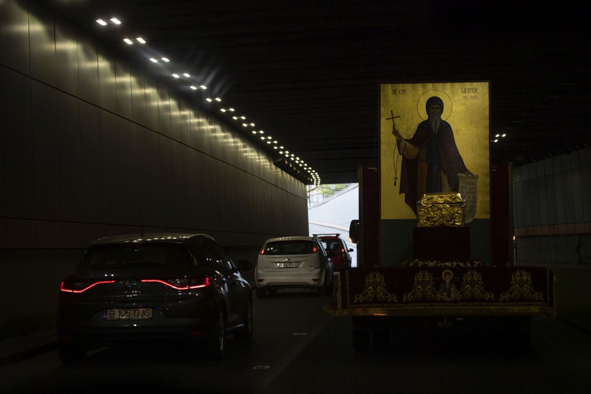 Procesiune cu moaştele Sfântului Dimitrie cel Nou pe străzile Capitalei 142132