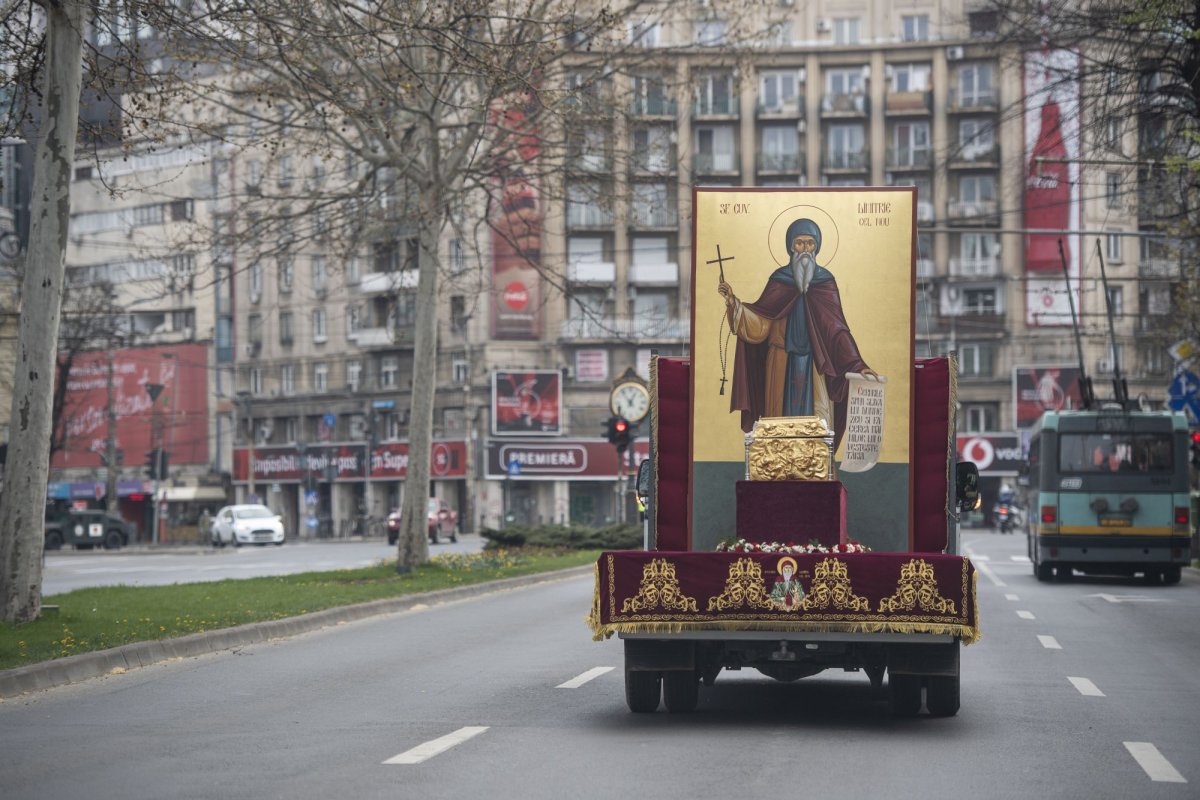 Procesiune cu moaştele Sfântului Dimitrie cel Nou pe străzile Capitalei 142136