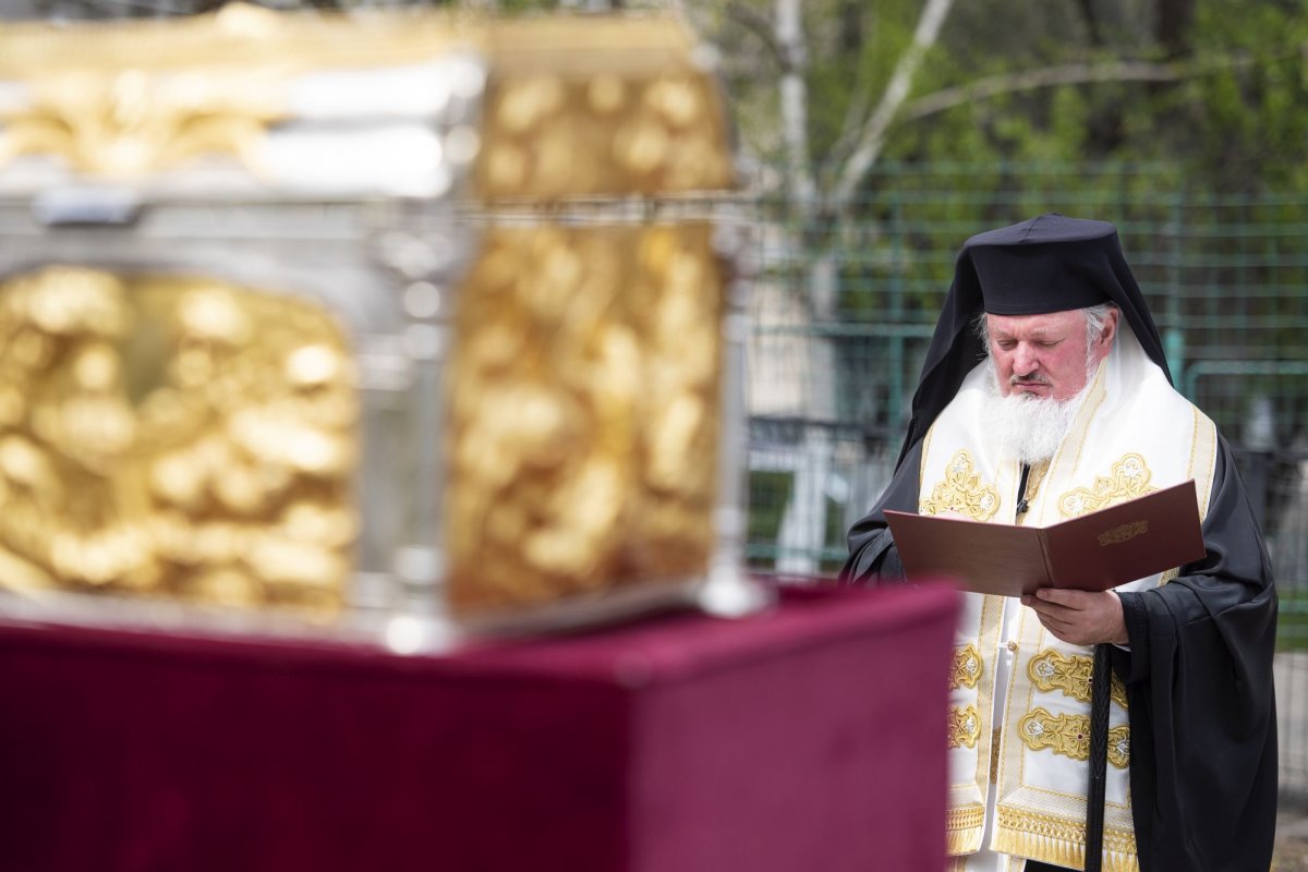 Procesiune cu moaştele Sfântului Dimitrie cel Nou pe străzile Capitalei 142148