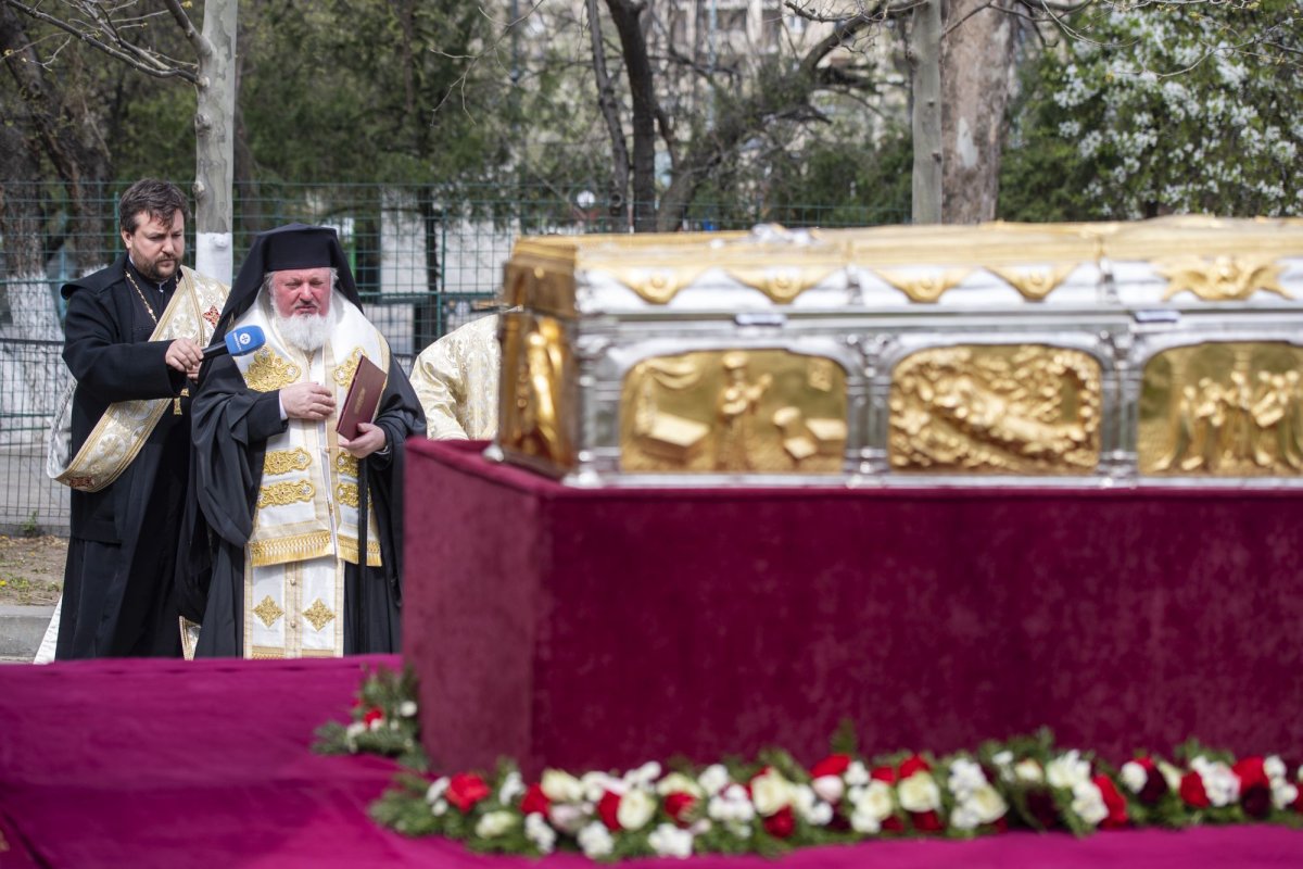 Procesiune cu moaştele Sfântului Dimitrie cel Nou pe străzile Capitalei 142151