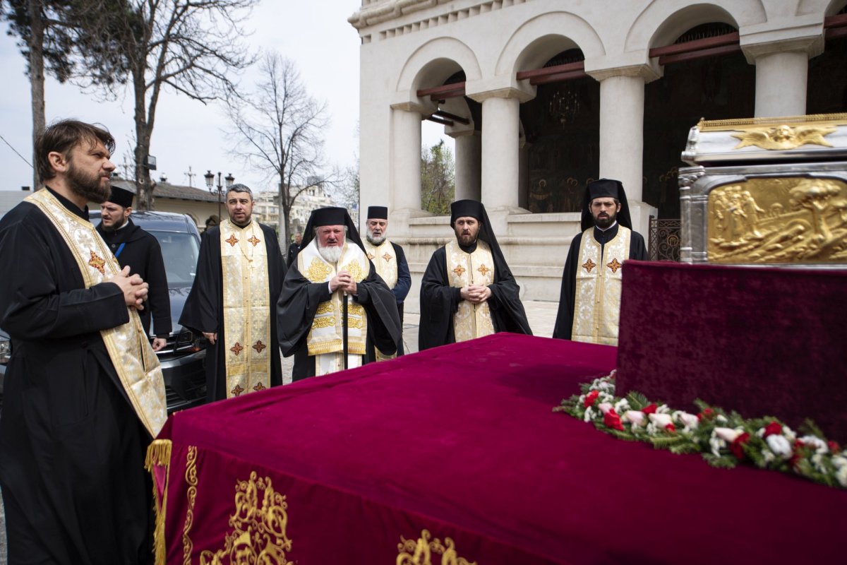 Procesiune cu moaştele Sfântului Dimitrie cel Nou pe străzile Capitalei 142154