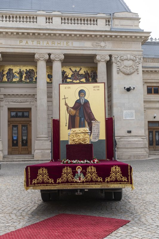 Procesiune cu moaştele Sfântului Dimitrie cel Nou pe străzile Capitalei 142167