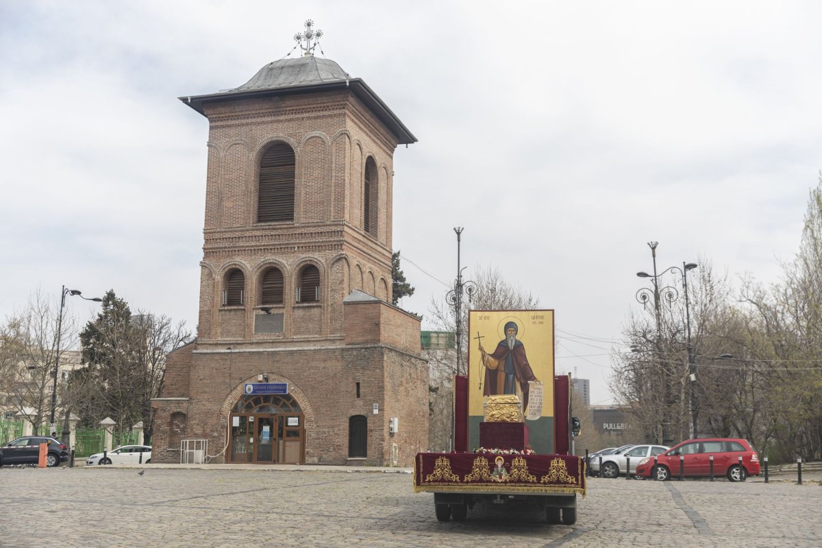 Procesiune cu moaştele Sfântului Dimitrie cel Nou pe străzile Capitalei 142168