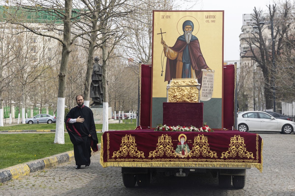 Procesiune cu moaştele Sfântului Dimitrie cel Nou pe străzile Capitalei 142169