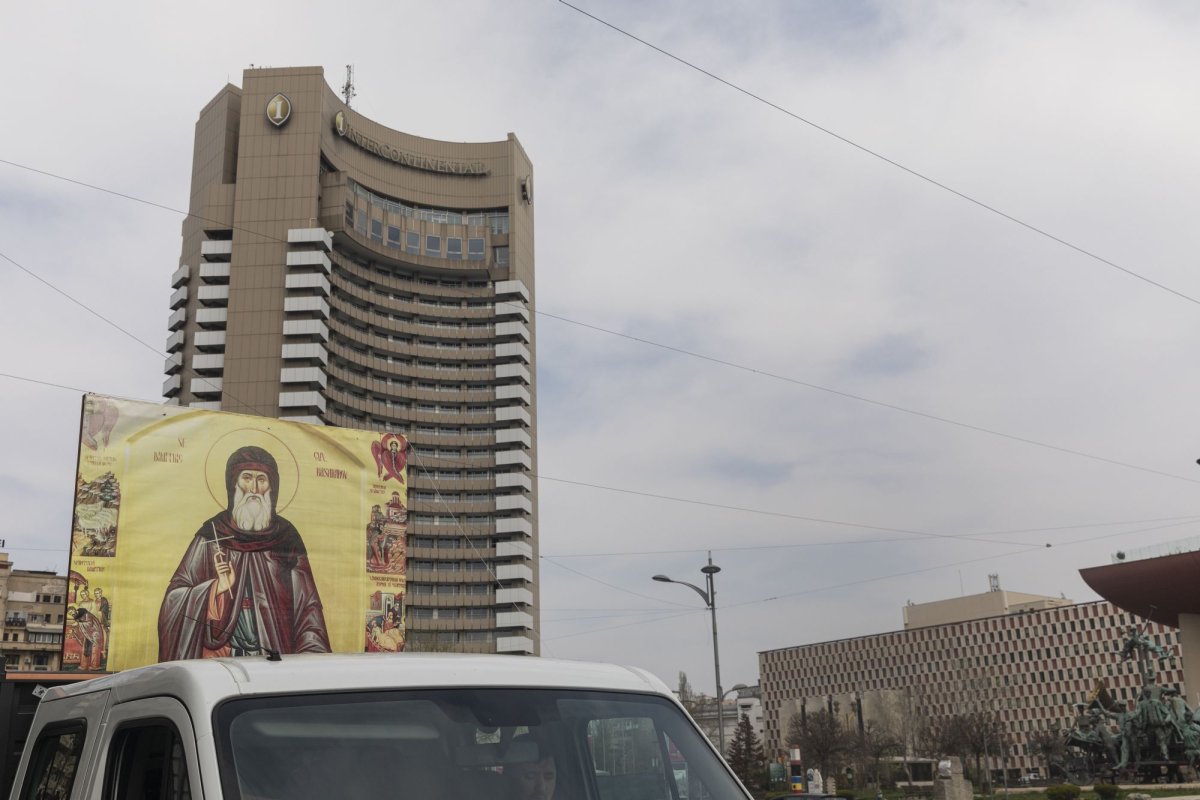 Procesiune cu moaştele Sfântului Dimitrie cel Nou pe străzile Capitalei 142184