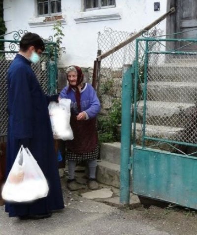 Arhiepiscopia Râmnicului, în sprijinul celor afectați de criză 142250