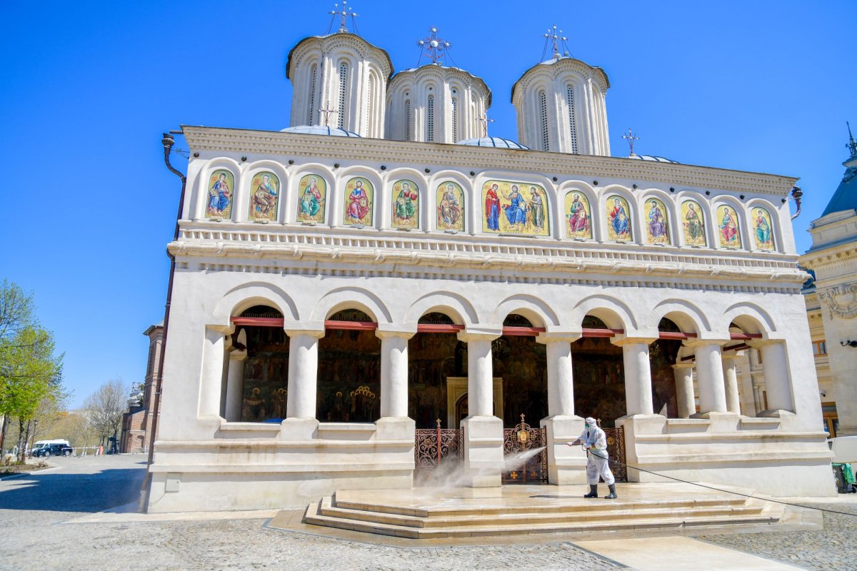 Acțiune pentru combaterea răspândirii noului coronavirus pe Colina Patriarhiei 142348