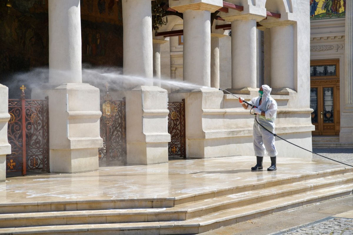 Acțiune pentru combaterea răspândirii noului coronavirus pe Colina Patriarhiei 142350