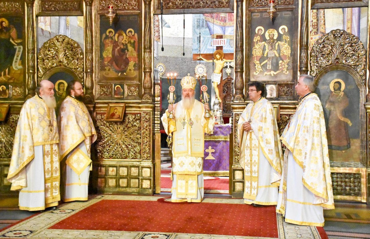 Îndemn pentru credincioşi la rugăciune smerită și la o viaţă duhovnicească intensă 142308