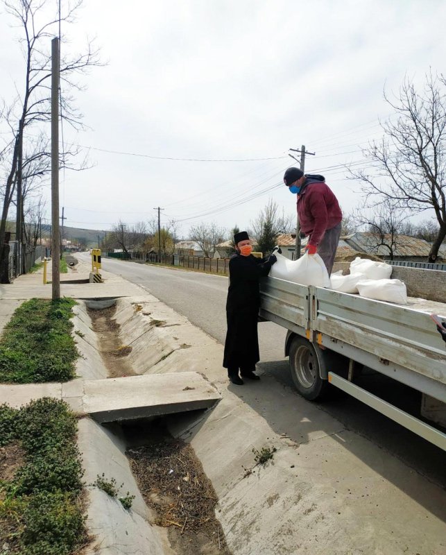 Arhiepiscopia Dunării de Jos, alături de persoanele nevoiașe 142371