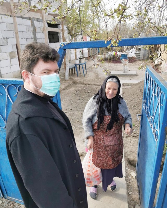 Arhiepiscopia Dunării de Jos, alături de persoanele nevoiașe 142372