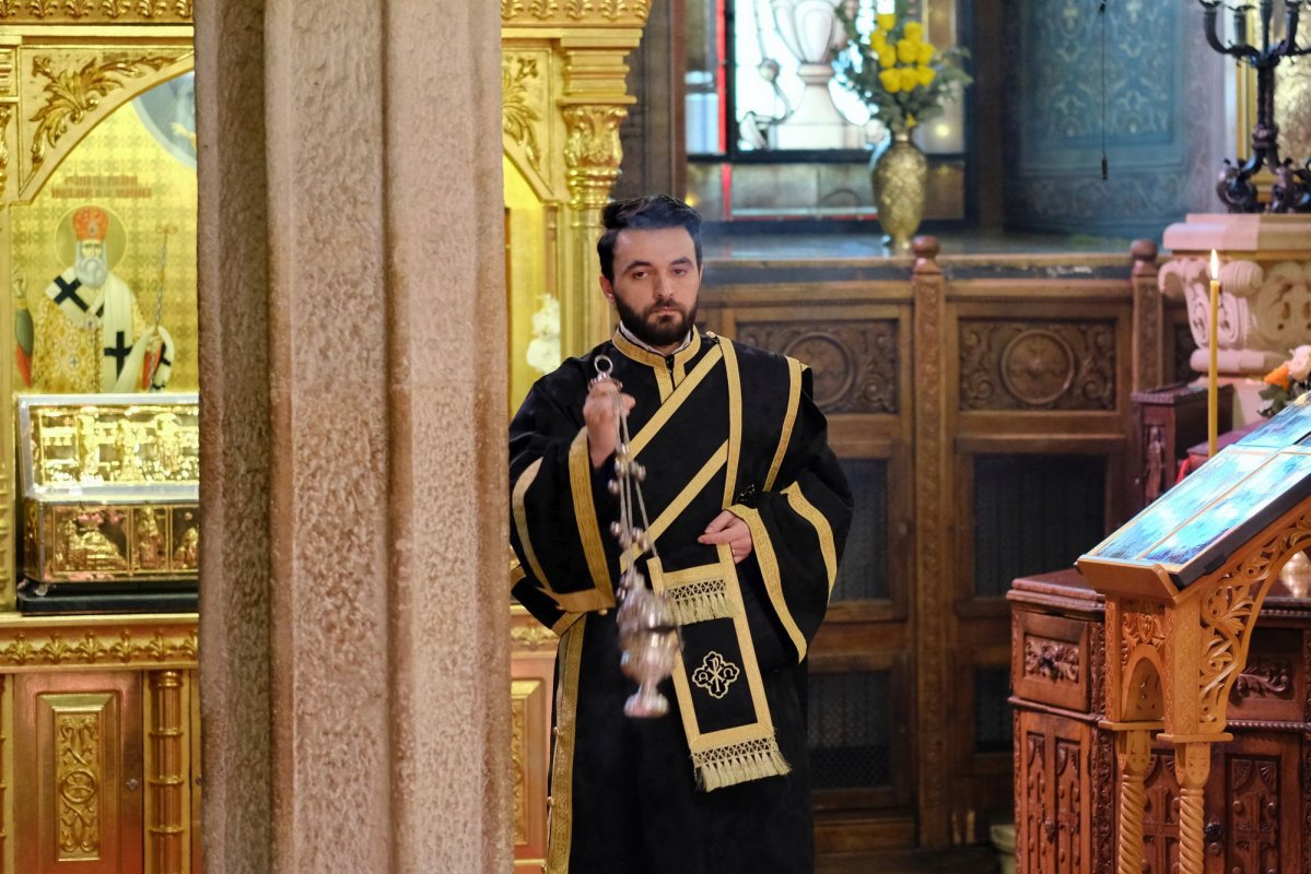 Denia zilei care amintește de instituirea Sfintei Euharistii 142911