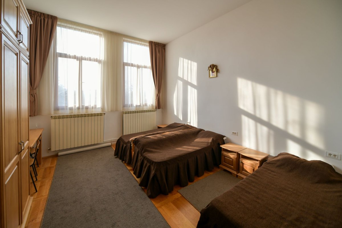 Un porto-franco al filantropiei 142838