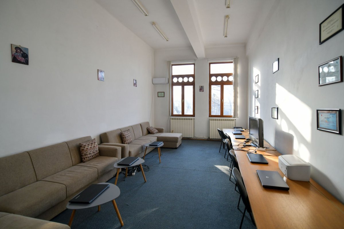 Un porto-franco al filantropiei 142842