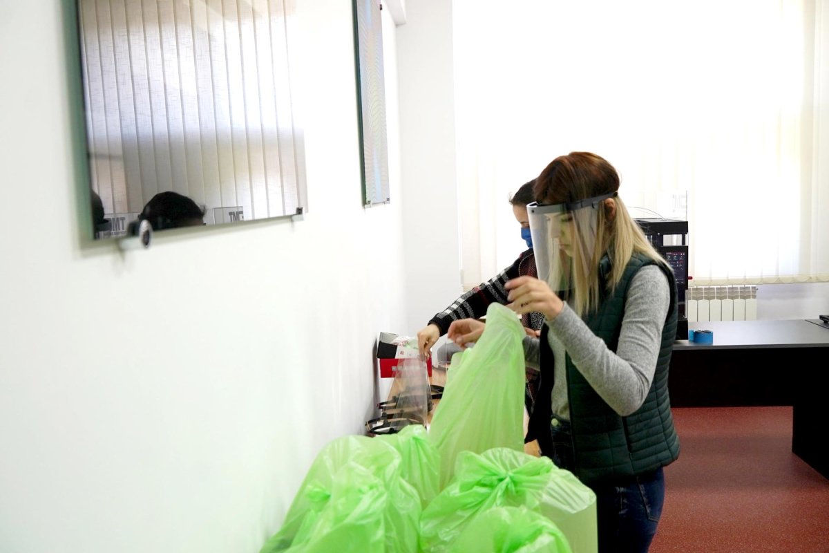 Bucuria dăruirii continuă la parohii 143022