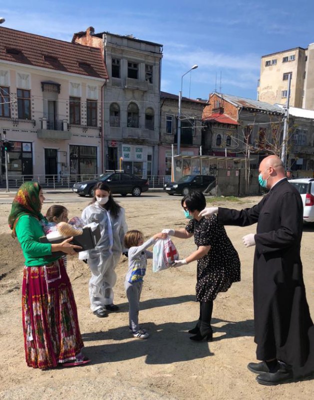 Acţiunile filantropice din eparhii continuă în perioada pascală 143308