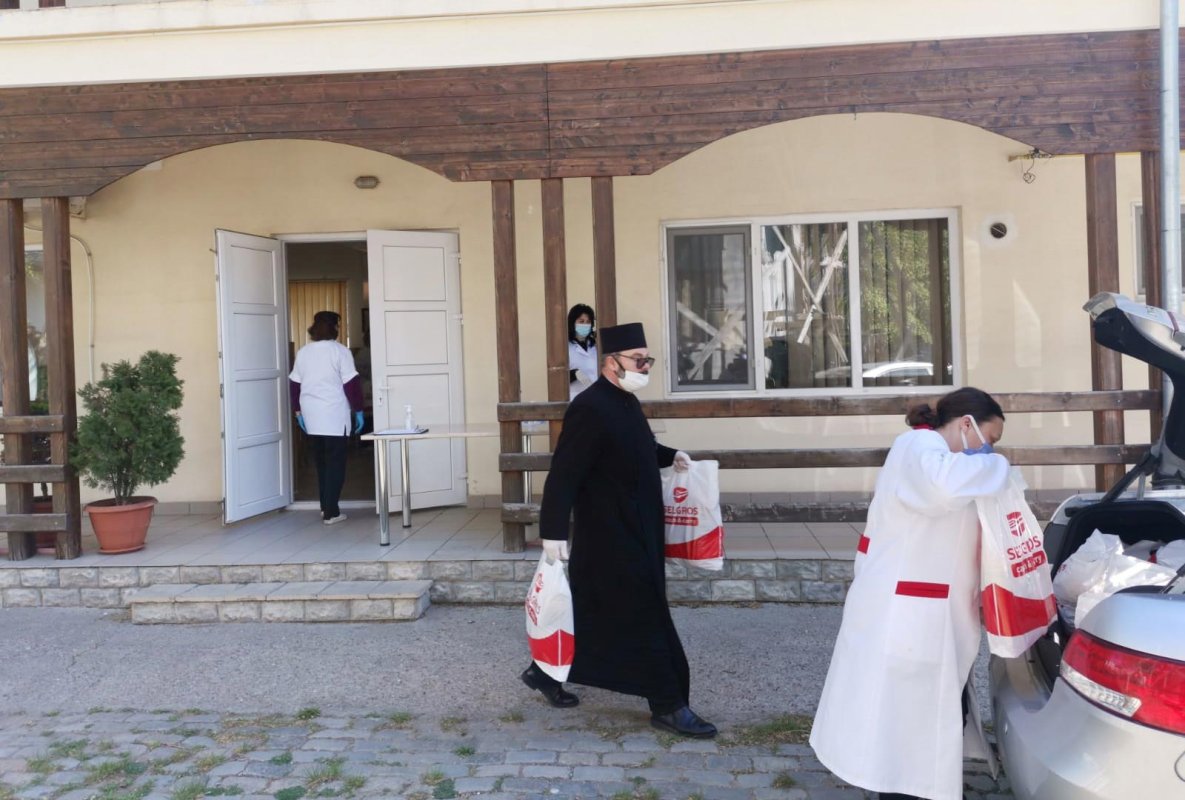 Acţiunile filantropice din eparhii continuă în perioada pascală 143315
