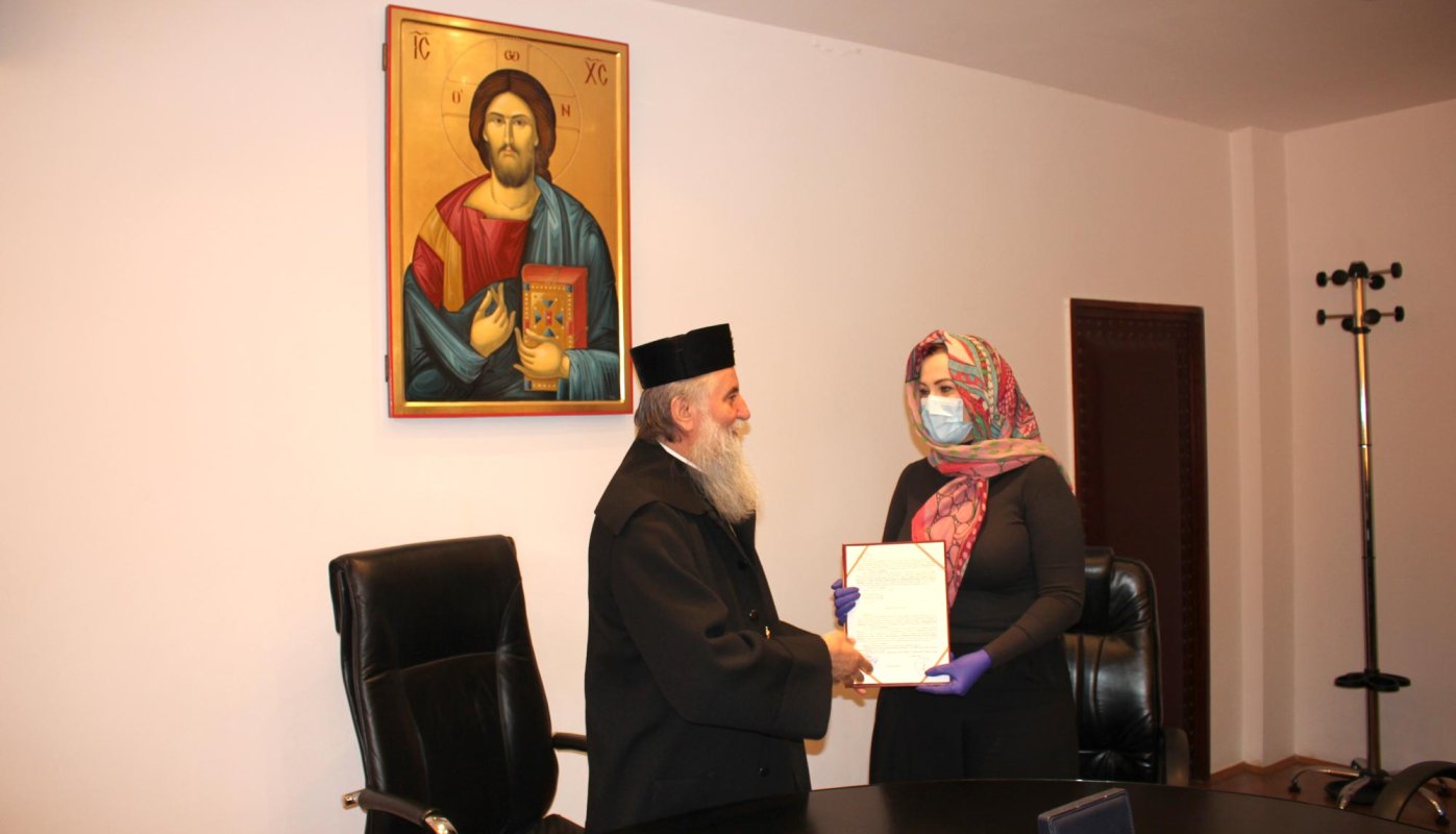 Ajutorarea semenilor și a instituțiilor medicale continuă 143391