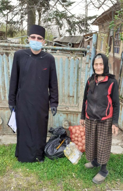 Ajutorarea semenilor și a instituțiilor medicale continuă 143395