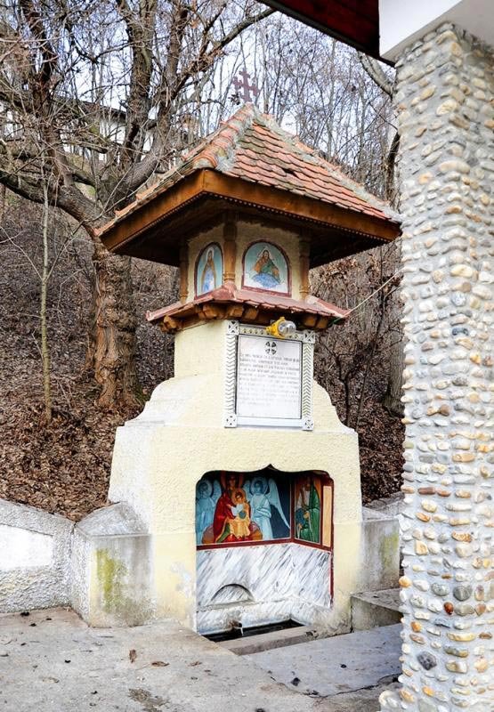 Ape și izvoare tămăduitoare din țara noastră 143509