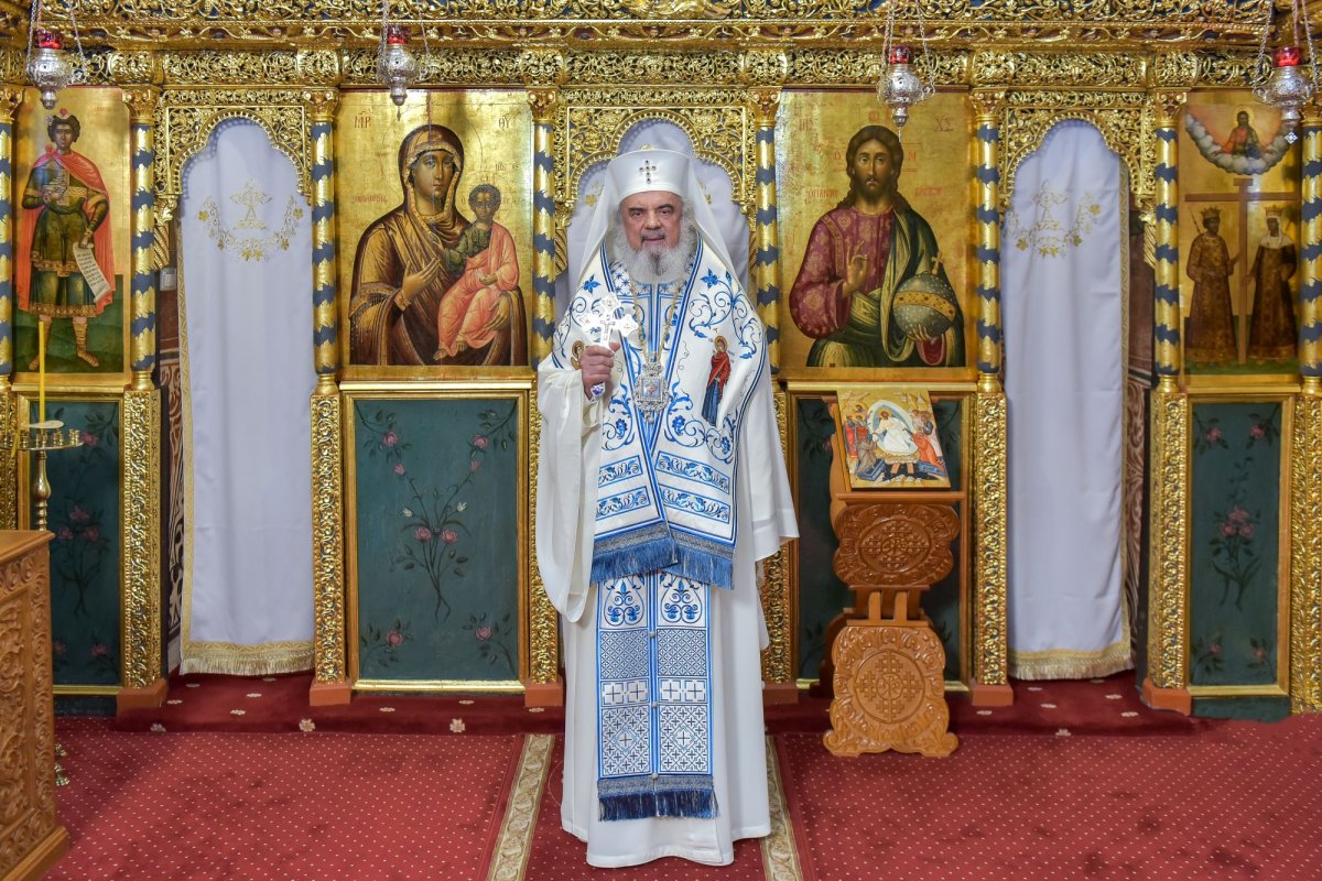 Hristos Domnul și Maica Sa sunt izvor de tămăduiri pentru credincioși 143571