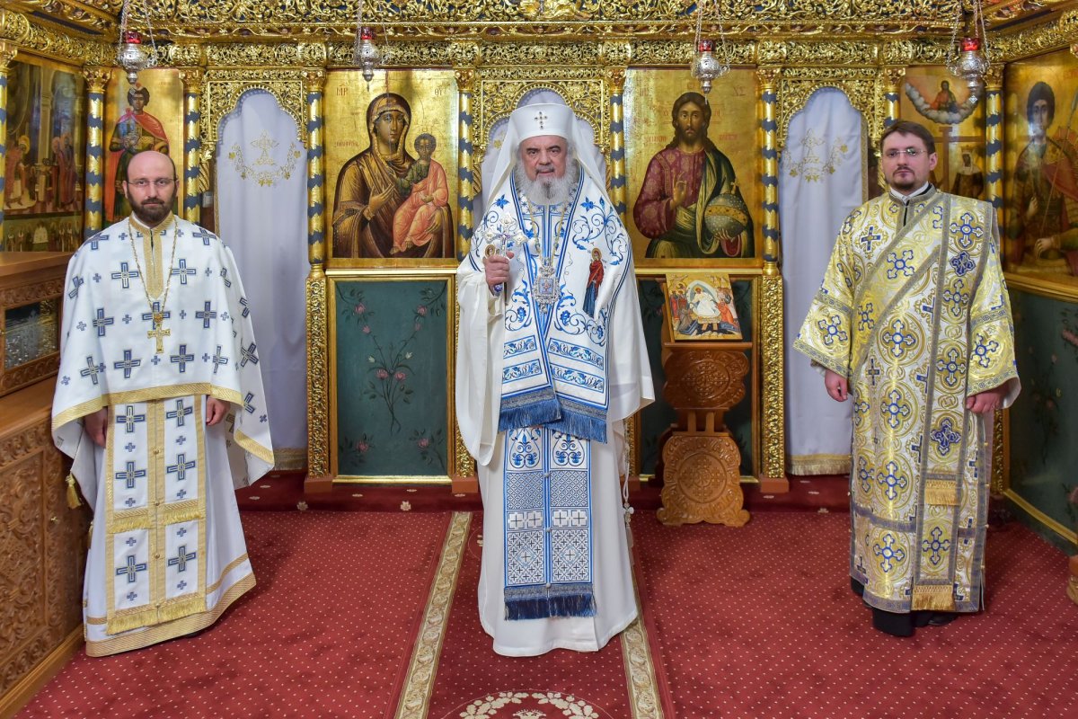 Hristos Domnul și Maica Sa sunt izvor de tămăduiri pentru credincioși 143572