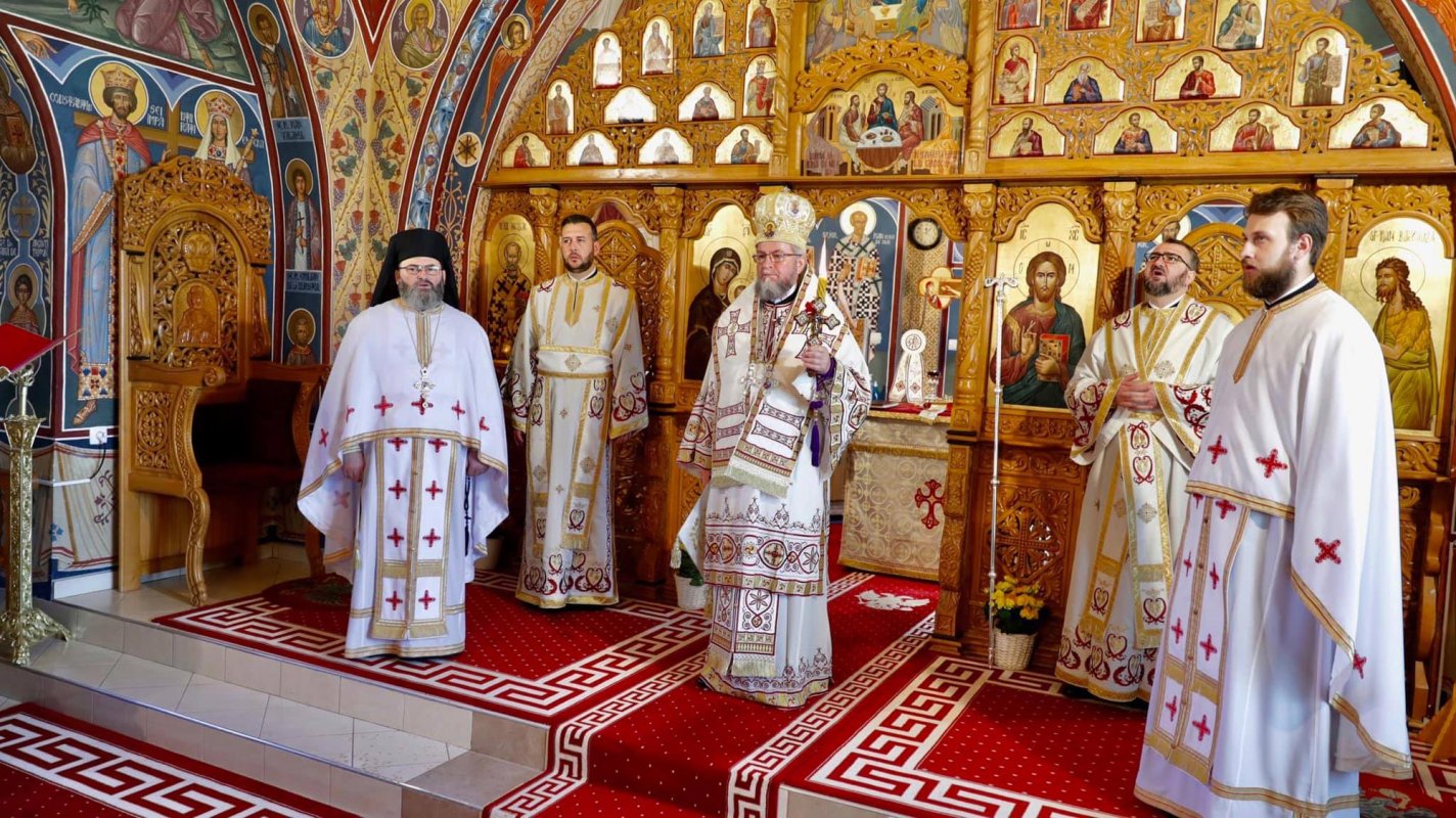 Slujire arhierească la Baia Mare 143598