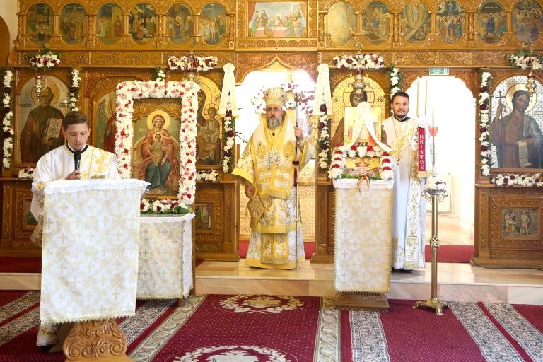 Sfințirea apei în Vinerea Luminată în eparhii din Muntenia şi Dobrogea 143617