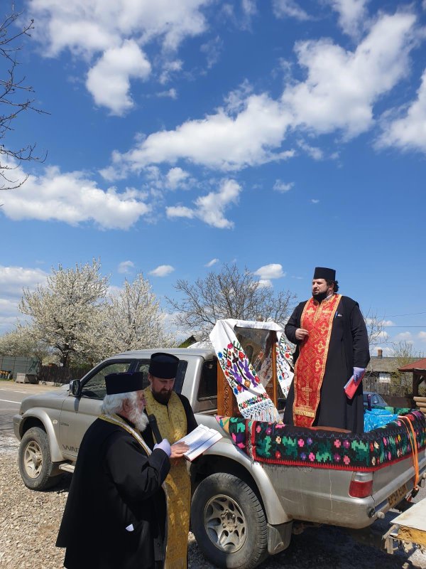 Făclia vie a Paștilor Blajinilor la Rădășeni 143649