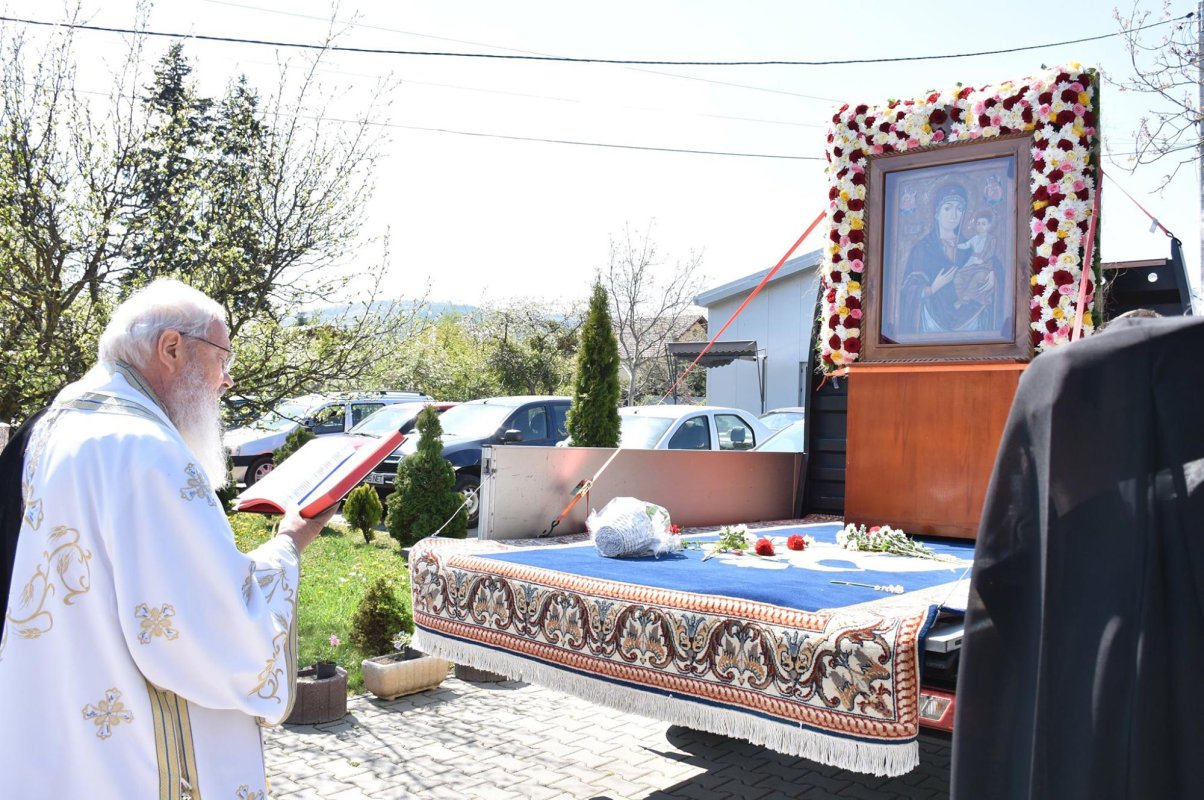 Procesiune cu Icoana Maicii Domnului de la Mănăstirea Nicula 143683