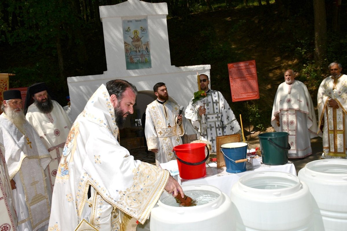 Hramul Mănăstirii Vasiova din județul Caraș-Severin 143736