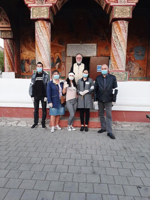 Sprijin pentru cei aflaţi în suferinţă, oferit de Arhiepiscopia Craiovei 143807