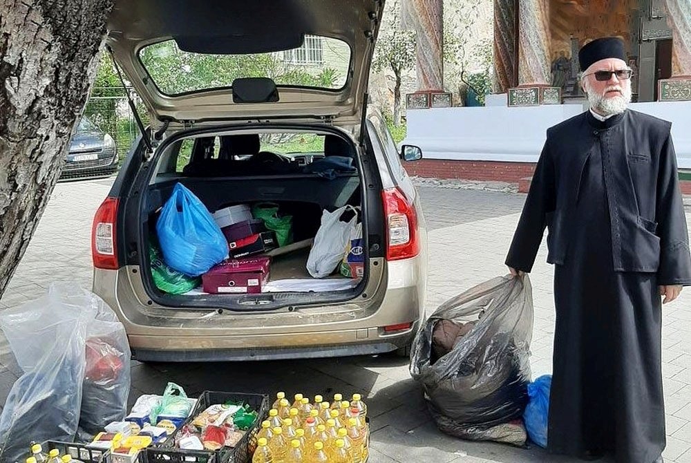 Sprijin pentru cei aflaţi în suferinţă, oferit de Arhiepiscopia Craiovei 143832