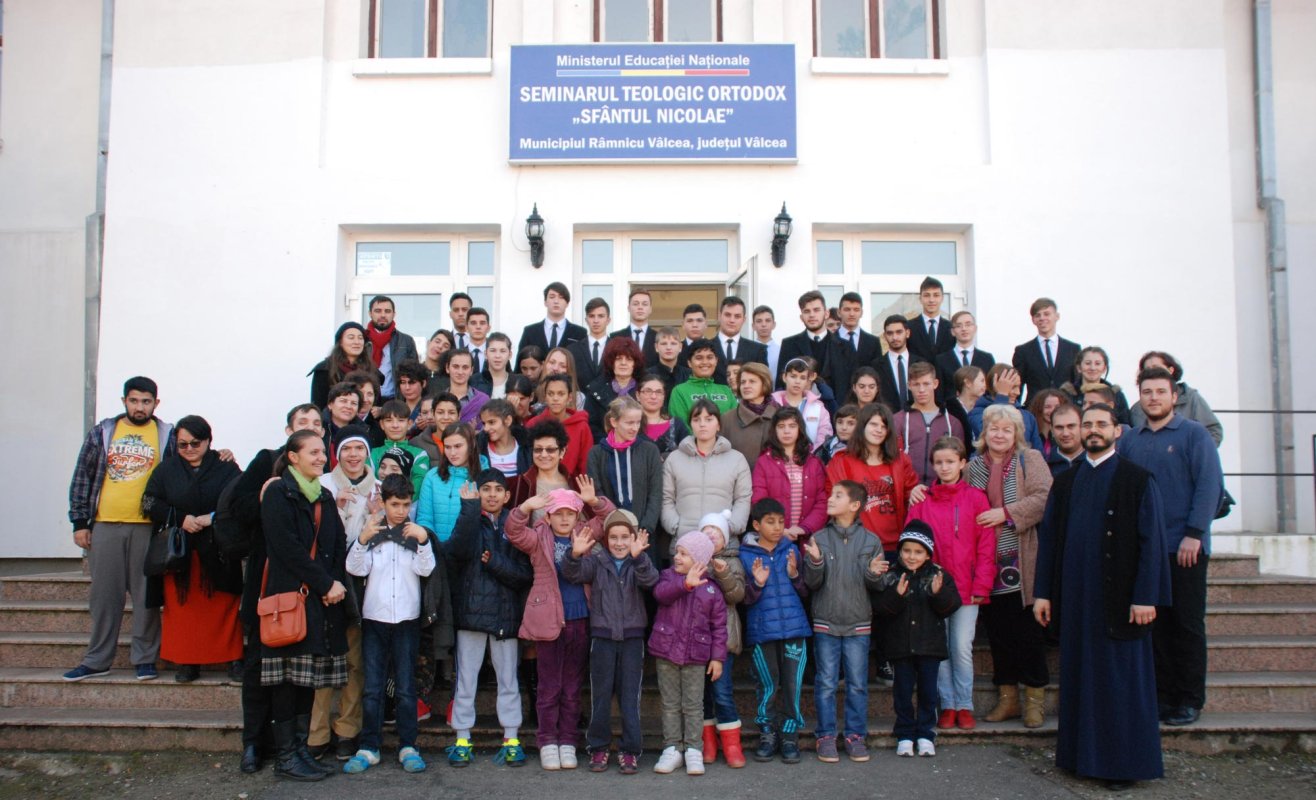 Liga femeilor vâlcene, lucrare sub ocrotirea Maicii Domnului 143935