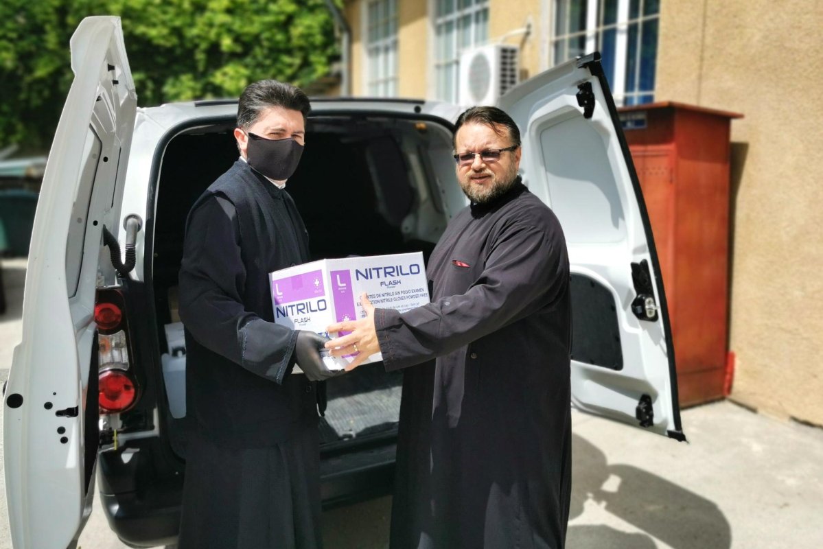 Ajutorarea semenilor continuă în Mitropolia Munteniei şi Dobrogei 144199