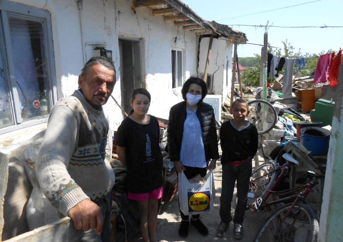 Ajutorarea semenilor continuă în Mitropolia Munteniei şi Dobrogei 144204