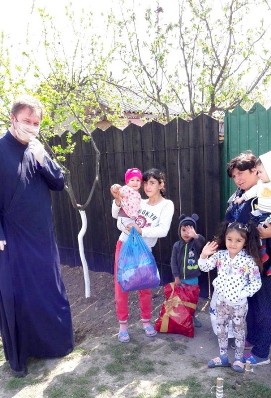 Ajutorarea semenilor continuă în Mitropolia Munteniei şi Dobrogei 144206