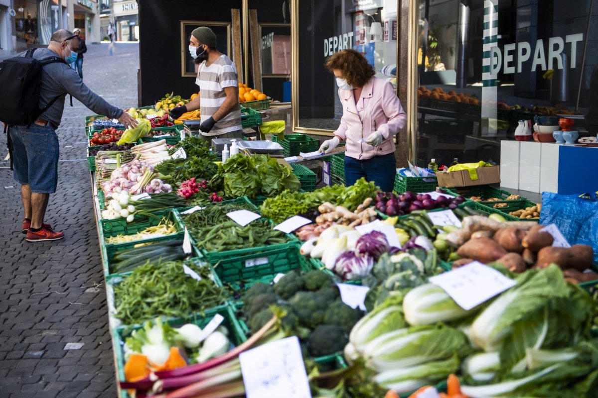 Europenii se plâng de scumpirile la produsele proaspete 144357