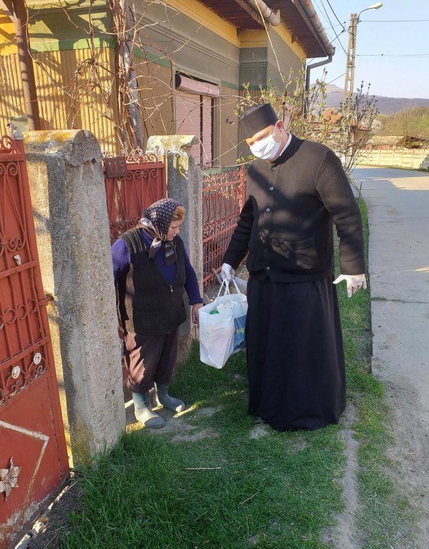 Ajutoare pentru persoane vulnerabile şi sprijin pentru instituţii, în judeţul Hunedoara 144388