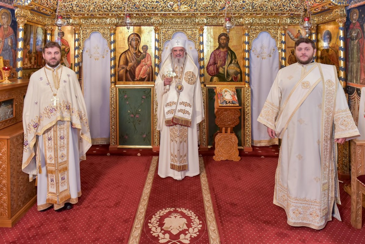 „Hristos iartă, vindecă şi ridică pe cel bolnav” 144416