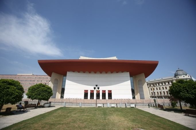 În culisele TNB 144583